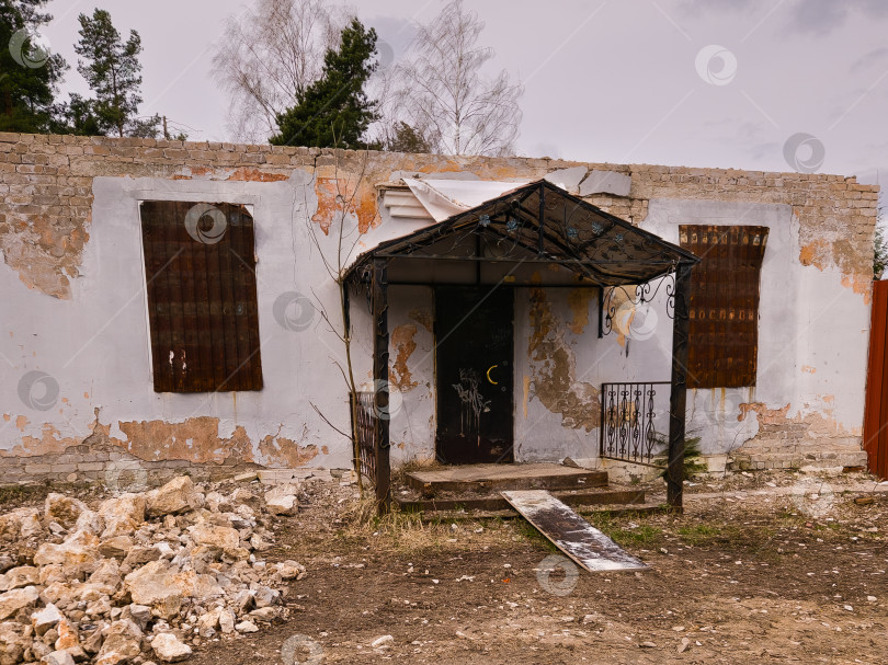 Скачать Разрушеное здание фотосток Ozero