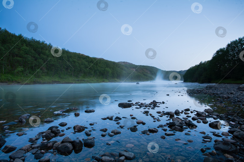 Скачать Река Титовка ночью фотосток Ozero