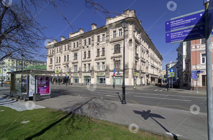 Скачать Старинный жилой дом в стиле модерн в центре Москвы фотосток Ozero