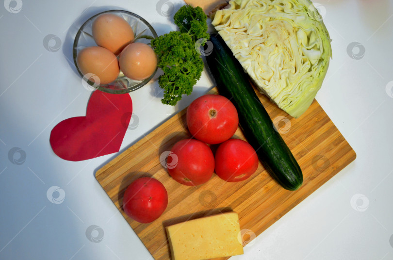 Скачать Здоровое, правильное питание. Полезные продукты, вид сверху на светлом фоне фотосток Ozero