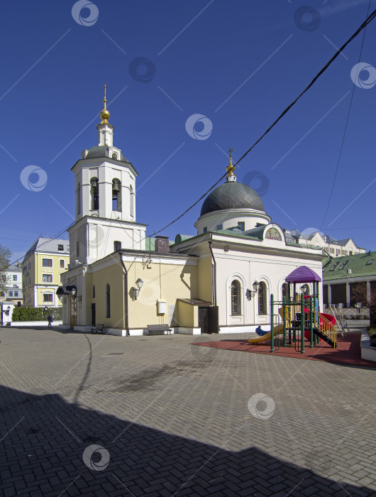 Скачать Старинная православная церковь в центре Москвы. фотосток Ozero