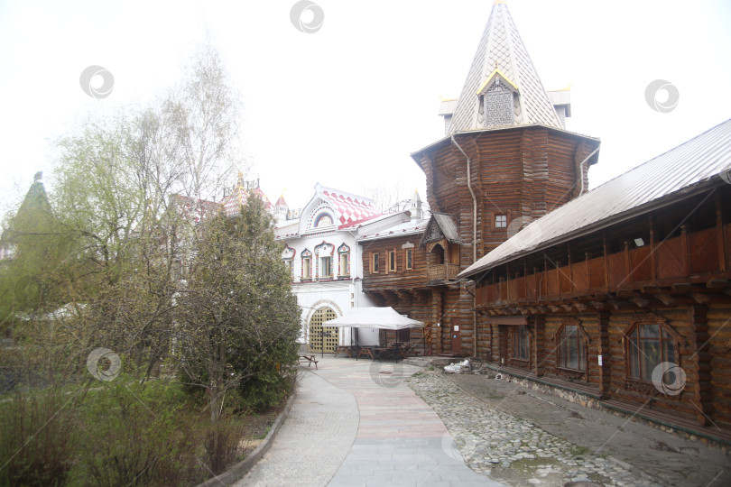 Скачать Яркие сказочные деревянные здания в Кремле Измайлово фотосток Ozero
