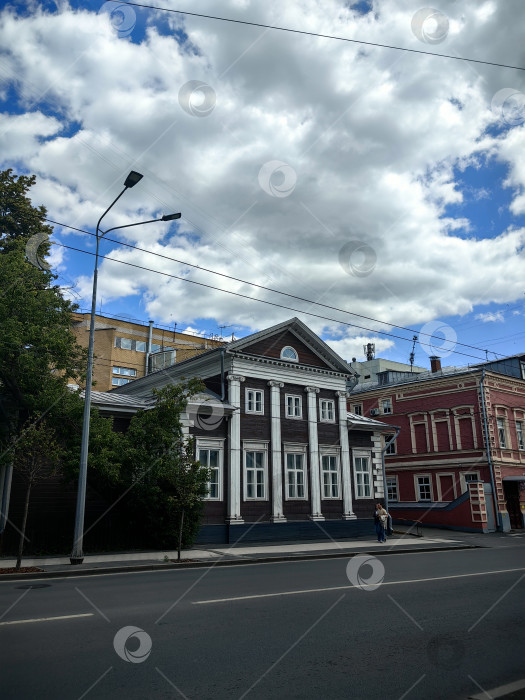 Скачать Дом Щелоковых — памятник градостроительства и архитектуры в историческом центре Нижнего Новгорода фотосток Ozero