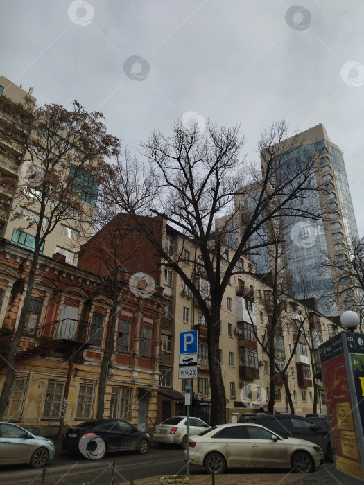 Скачать Ростовские улицы - соседство зданий разных эпох фотосток Ozero