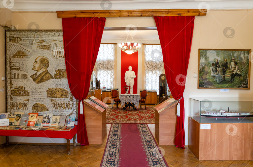 Скачать Музей В.И. Ленина в Уфе, главный зал фотосток Ozero