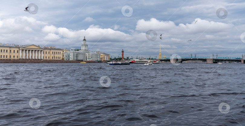 Скачать Панорама Санкт-Петербурга, вид с Невы на Васильевский остров фотосток Ozero