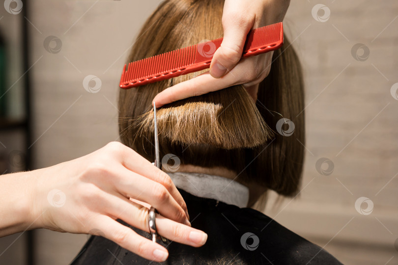 Скачать Модная Детская модель Боб Короткая стрижка фотосток Ozero