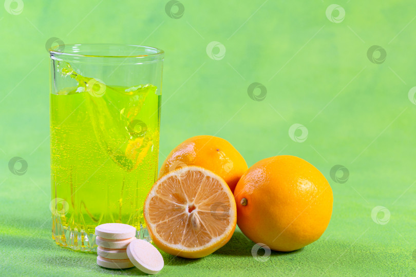 Скачать Газированный напиток с витамином С. фотосток Ozero