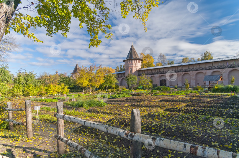 Скачать Монастырский сад фотосток Ozero