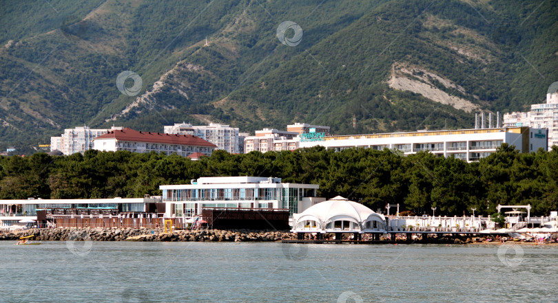 Скачать Город-курорт Геленджик у моря. фотосток Ozero
