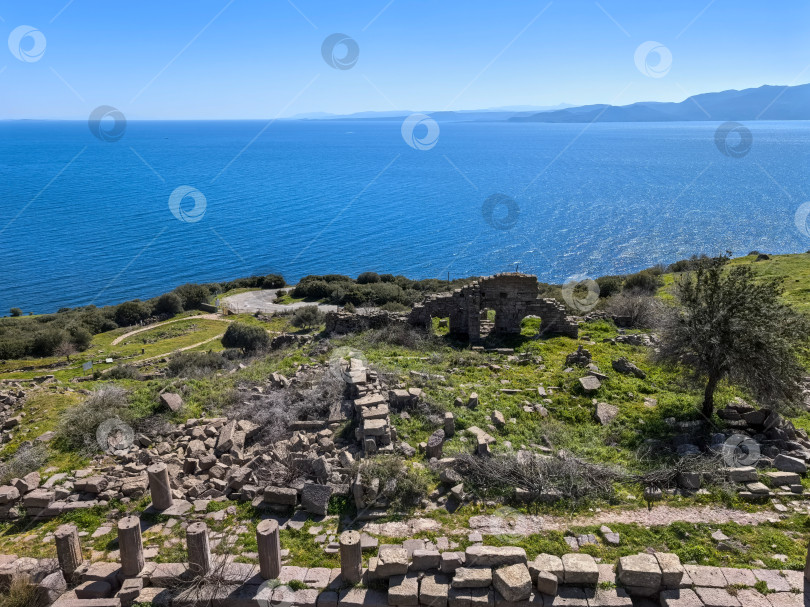 Скачать Древние руины Ассоса и храма Афины в Турции фотосток Ozero
