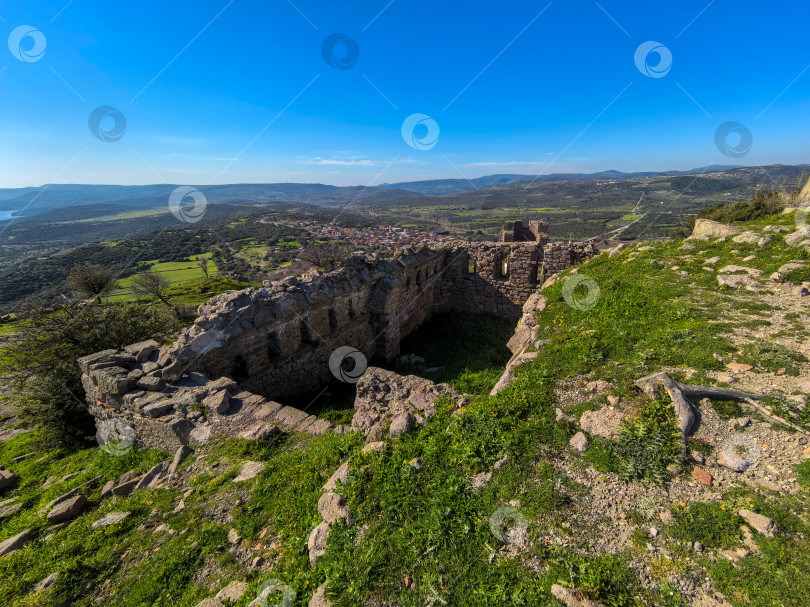 Скачать Древние руины Ассоса и храма Афины в Турции фотосток Ozero
