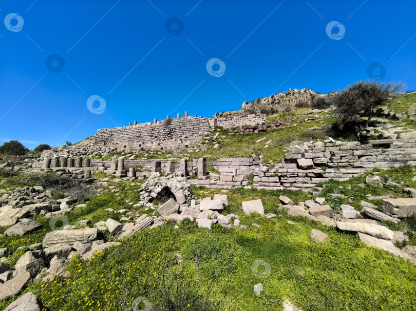 Скачать Древние руины Ассоса и храма Афины в Турции фотосток Ozero