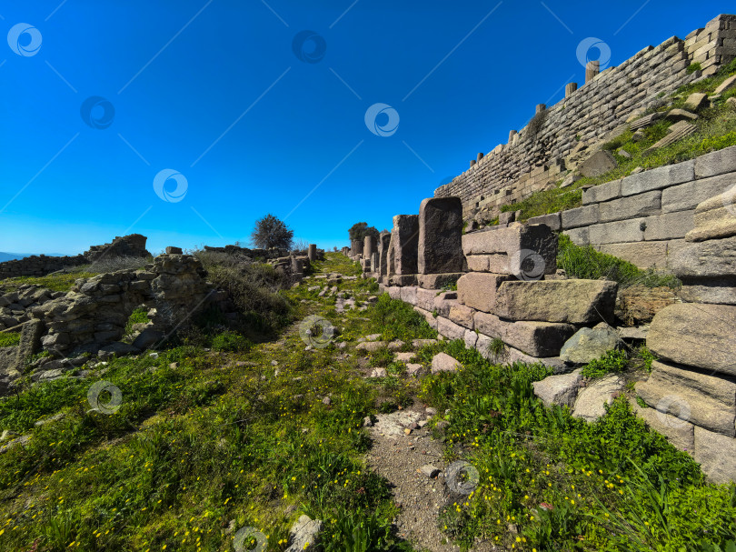 Скачать Древние руины Ассоса и храма Афины в Турции фотосток Ozero