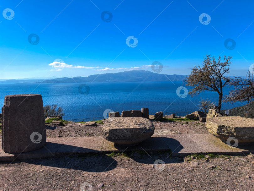 Скачать Древние руины Ассоса и храма Афины в Турции фотосток Ozero