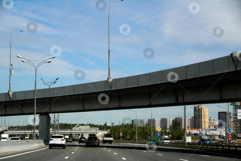 Скачать Городская магистраль с эстакадой фотосток Ozero