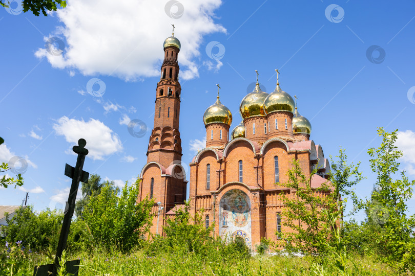 Скачать Храм Воскресения Христова (Красная церковь). Вичуга, Ивановская область. Июль 2026 фотосток Ozero