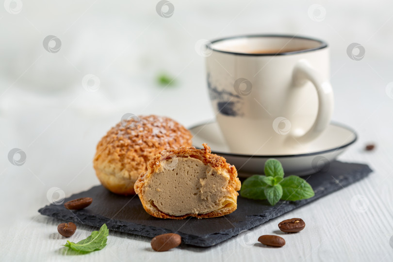 Скачать Заварной крем и чашечку кофе. фотосток Ozero