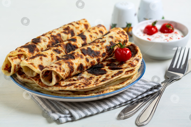 Скачать Традиционные норвежские тонкие картофельные блинчики. фотосток Ozero