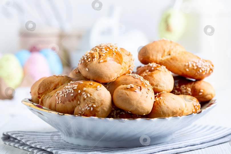 Скачать Домашнее греческое пасхальное печенье кулуракия крупным планом. фотосток Ozero