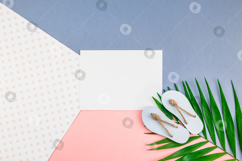 Скачать Макет открытки из чистой бумаги с пальмовыми листьями фотосток Ozero