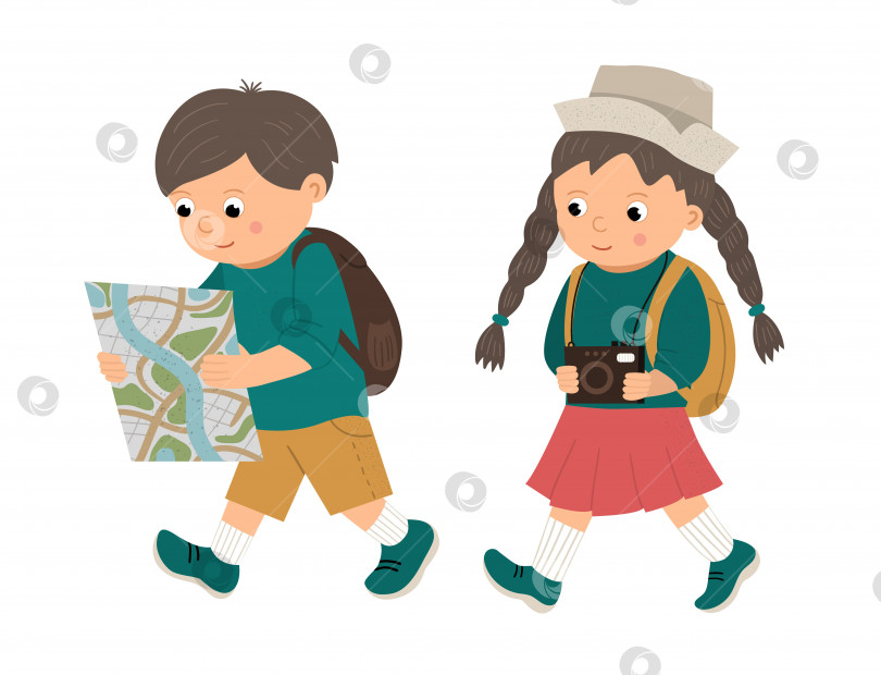 Скачать Векторная иллюстрация идущего мальчика, заглядывающего в карту, и девушки с фотоаппаратом. путешествующие дети с рюкзаками. Фотография разведчиков, путешественников или отдыхающих. Яркая симпатичная иллюстрация. фотосток Ozero
