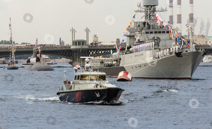 Скачать Военный парад кораблей на реке Неве. фотосток Ozero