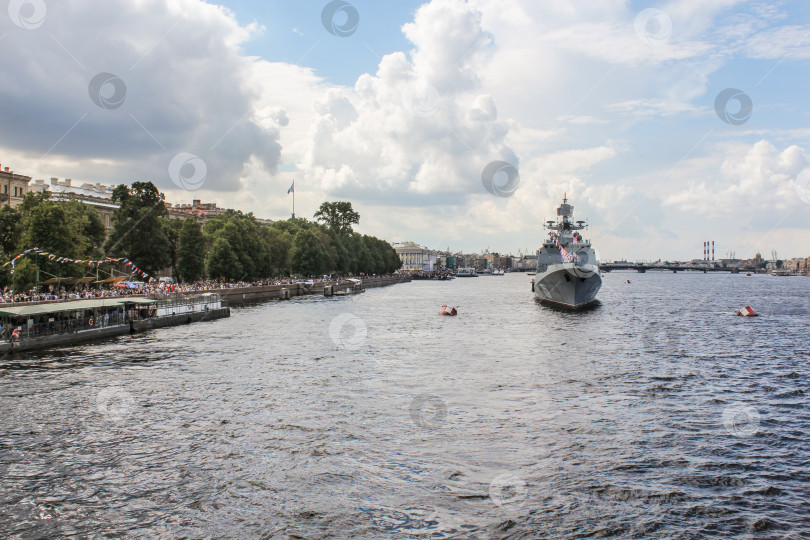 Скачать Праздничный парад военных кораблей в Санкт-Петербурге. фотосток Ozero