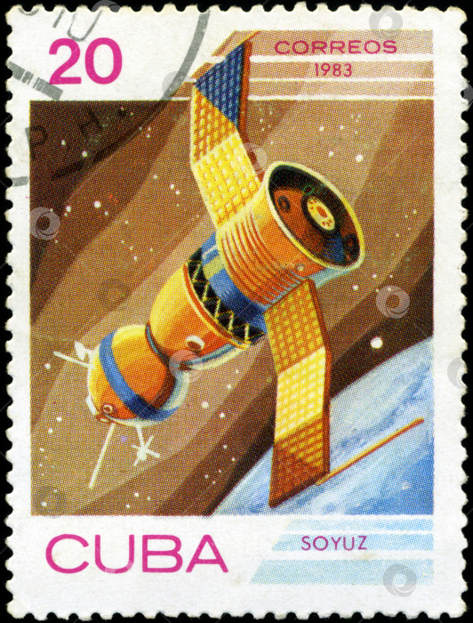 Скачать КУБА - ОКОЛО 1983 года: На марке, напечатанной на Кубе, изображен космический спутник "Союз", около 1983 года фотосток Ozero