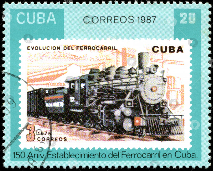 Скачать КУБА - ОКОЛО 1987 года: На марке, напечатанной на Кубе, изображен старинный локомотив, Кубинская железная дорога, 150-летие, серия, около 1987 года фотосток Ozero