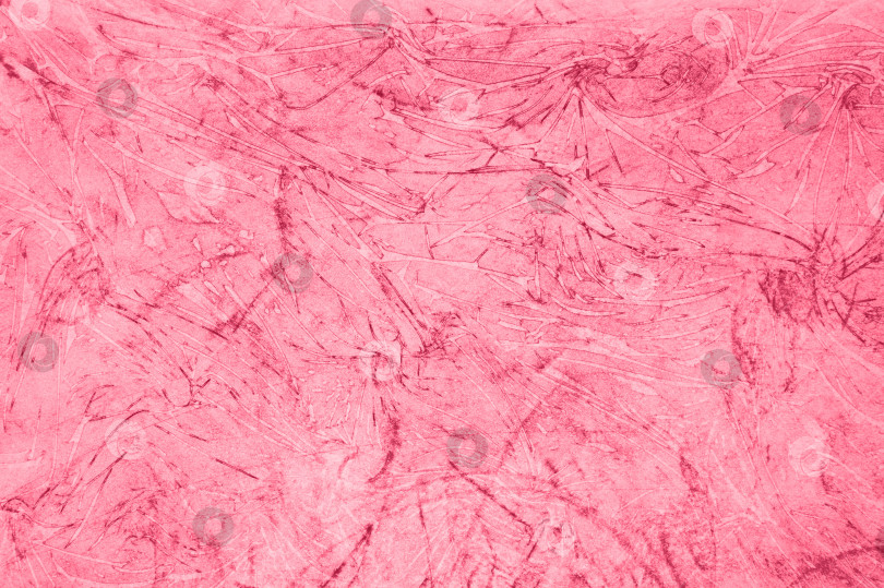 Скачать акварельная красно-фиолетовая абстрактная живопись ручной работы "сделай сам" на фоне текстурированной бумаги. розовый акварельный фон. окрашенная морозная поверхность, холодная как лед. окрашен в viva magenta, трендовый цвет 2023 года фотосток Ozero