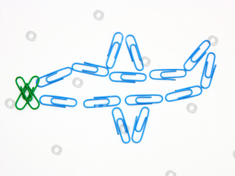 Скачать Самолет из скрепок фотосток Ozero