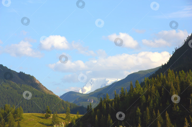 Скачать прекрасная горная долина Алтая фотосток Ozero