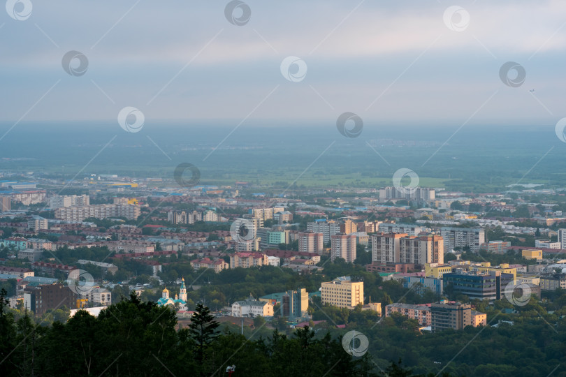 Скачать вид сверху на Южно-Сахалинск с горы Большевик фотосток Ozero