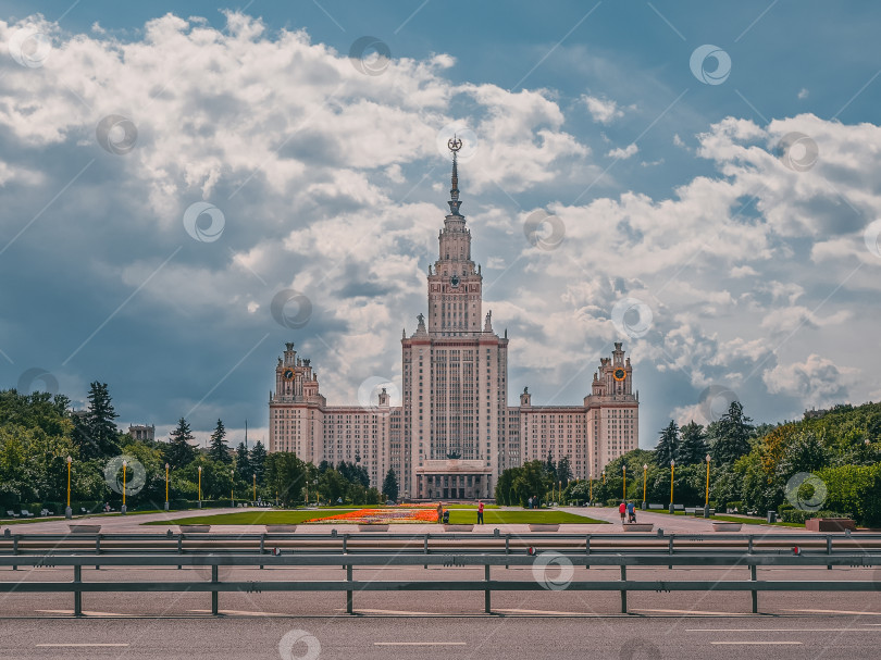 Скачать Московский государственный университет на Воробьевых горах фотосток Ozero