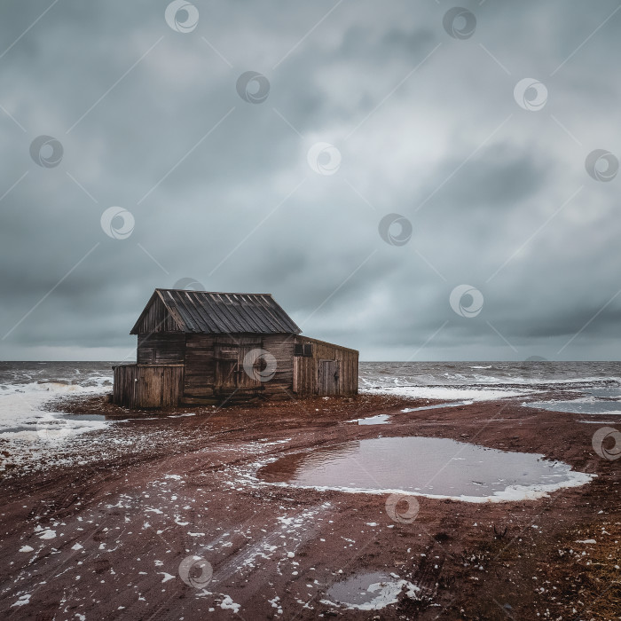 Скачать Старый рыбацкий сарай на Терском берегу. фотосток Ozero