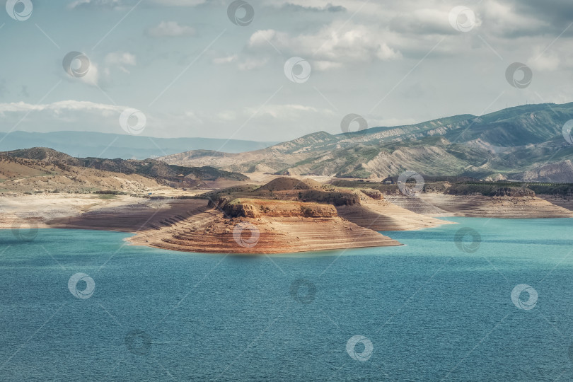 Скачать Футуристические виды на каньон и водохранилище. Дагестан фотосток Ozero