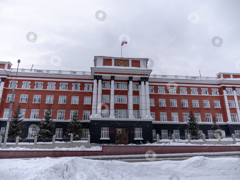 Скачать БАРНАУЛ - 17 декабря Здание краевого суда 17 декабря 2019 года в Барнауле, Россия. фотосток Ozero