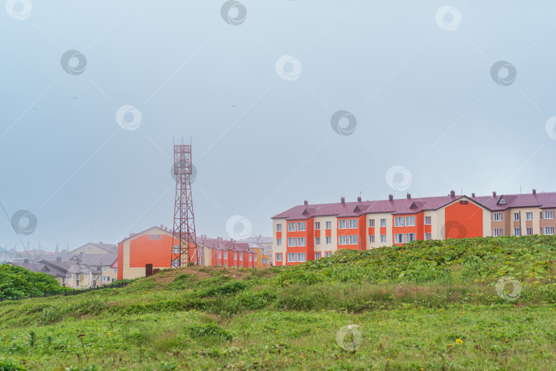 Скачать вид на город Южно-Курильск на острове Кунашир фотосток Ozero