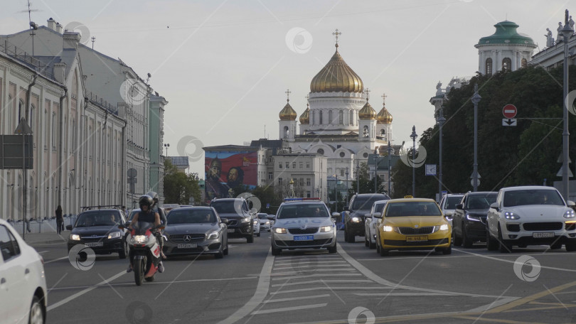 Скачать МОСКВА, РОССИЯ, 27 мая 2019 года: Православный храм Христа Спасителя. Москва. В весенний день фотосток Ozero