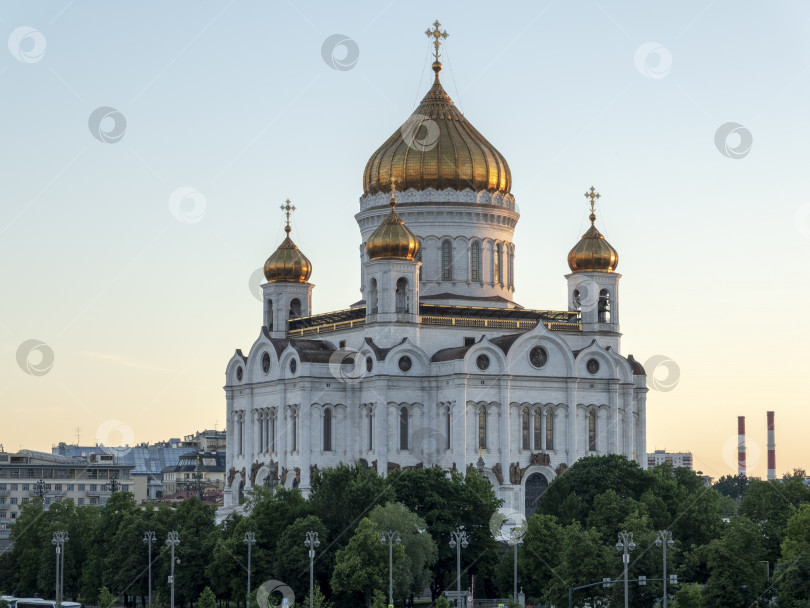 Скачать МОСКВА - 17 мая 2021 года: Православный храм Христа Спасителя в весенний день 17 мая 2021 года в Москве, Россия фотосток Ozero