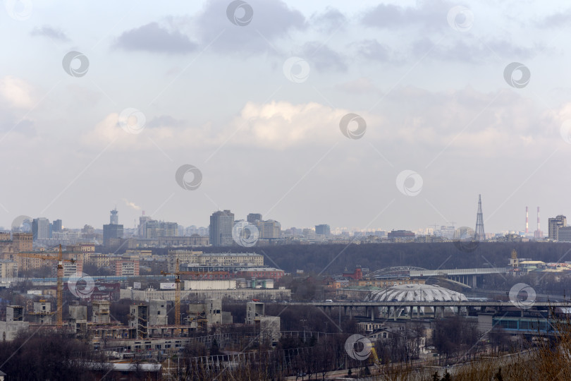 Скачать Стадион "Лужники" в Москве, вид со смотровой площадки Воробьевых гор фотосток Ozero