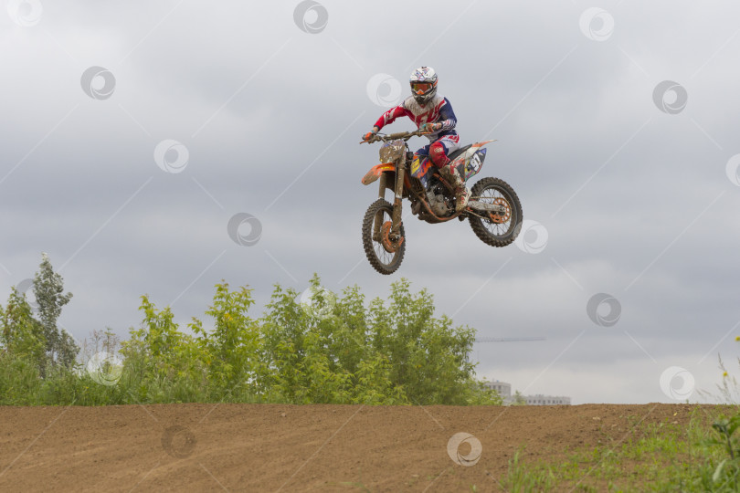 Скачать МОСКВА - 4 июня: Мотоциклист на чемпионате Европы в МО фотосток Ozero