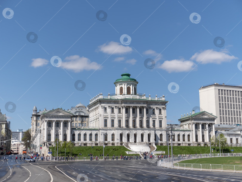 Скачать Дом Пашкова - знаменитое классическое здание в Москве фотосток Ozero