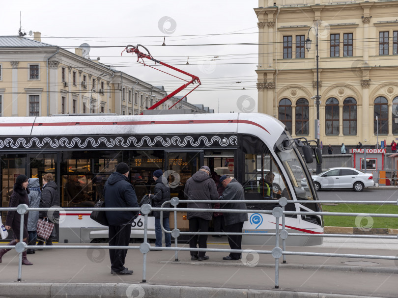 Скачать Москва, здание Ленинградского вокзала в ночное время фотосток Ozero