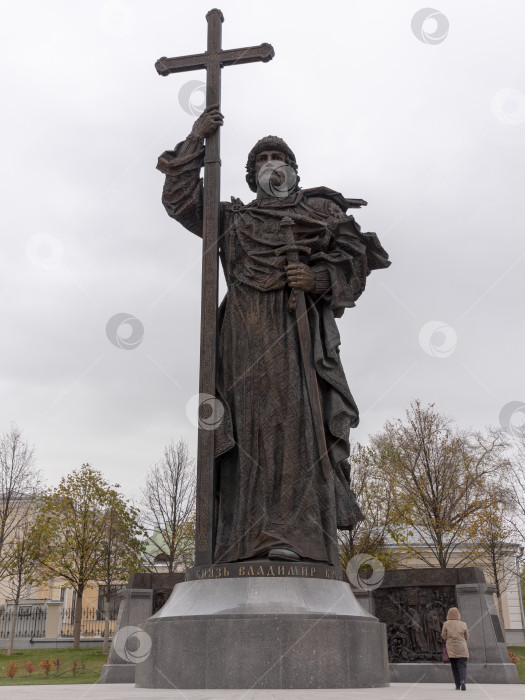 Скачать Памятник князю Владимиру в Москве фотосток Ozero