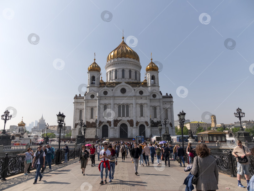 Скачать МОСКВА - 17 мая 2019 года: Православный храм Христа Спасителя в весенний день 17 мая 2019 года в Москве, Россия фотосток Ozero