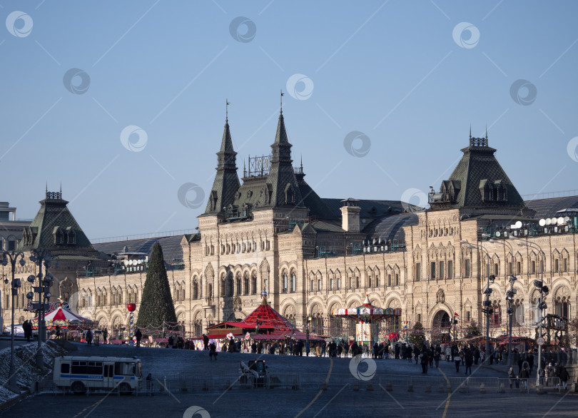 Скачать МОСКВА - 27 июля: Универмаг "ГУМ" на Красной площади 27 июля 2019 года в Москве, Россия фотосток Ozero