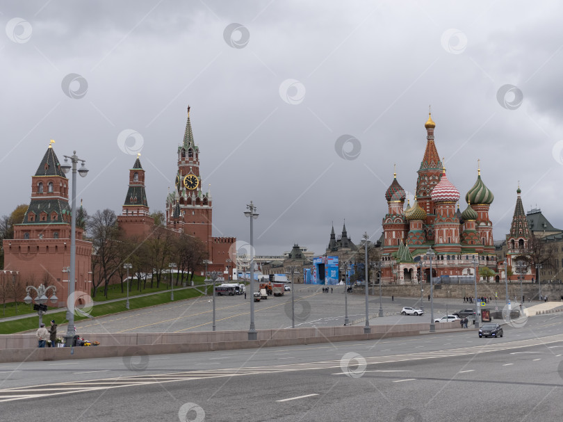 Скачать МОСКВА - 27 июля: Красная площадь Москвы, Исторический музей 27 июля 2019 года в Москве, Россия фотосток Ozero