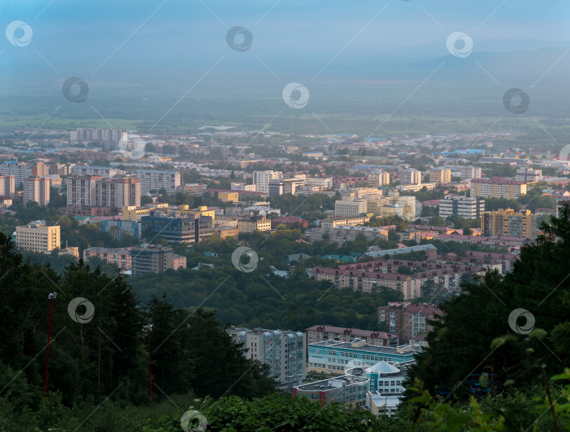 Скачать вид сверху на Южно-Сахалинск с горы Большевик фотосток Ozero